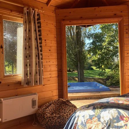 Exclusive 2 Bedroom Apartment With Summer House And Hot Tub Daventry Eksteriør billede