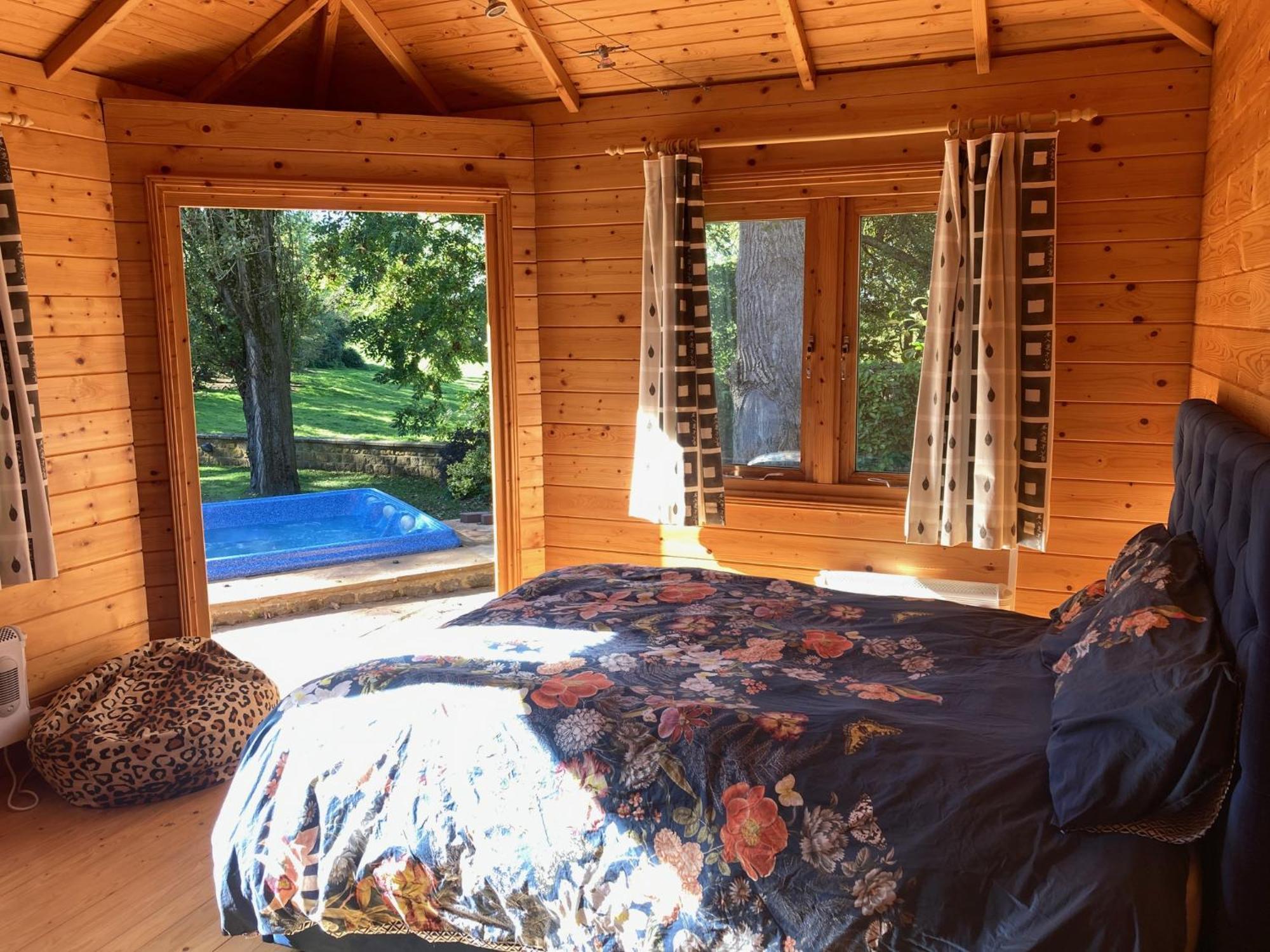Exclusive 2 Bedroom Apartment With Summer House And Hot Tub Daventry Eksteriør billede